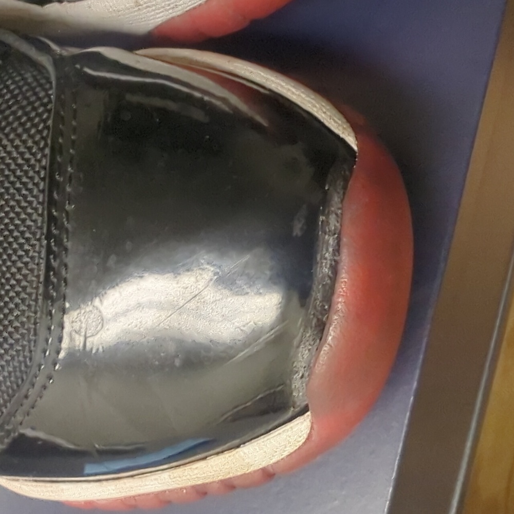 Jordan 11 - Picture 2 of 4